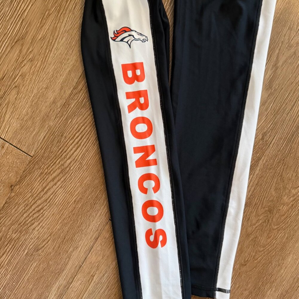 Women's WEAR by Erin Andrews Black Denver Broncos Leggings - Picture 3 of 4
